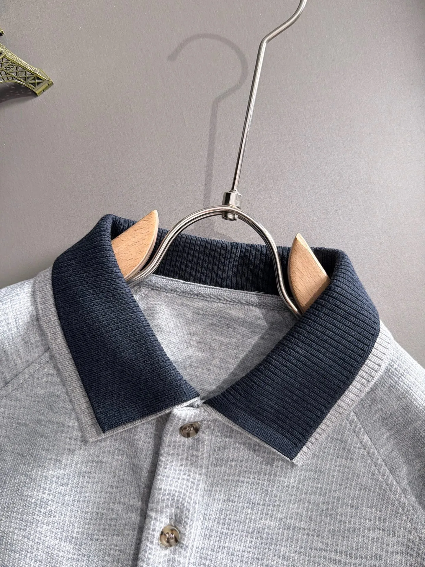 Exclusive launch in Paris of 2026 autumn and winter New Arrival sweatshirts for men and women. Many stars have the same style. Craftsmanship that cannot be replicated by ordinary small workshops. We are not afraid of any challenges in terms of materials, detail restoration and craftsmanship, just to provide you with wonderful products. Compare the top Original versions at will. No expense is spared just to make it better. Unique imported fabric feel. Purely imported German machine production. Precision operation. Thousands of needles density. Complete set of New Arrival accessories with three standards. Versatile fashionable upper body. A perfect choice for autumn and winter. A must-have item. Sizes: M-4XL (please state your height and weight when placing an order)